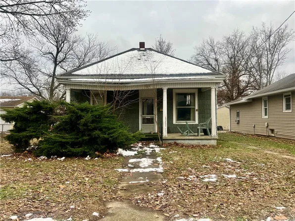 708 E Franklin St, Taylorville, IL 62568