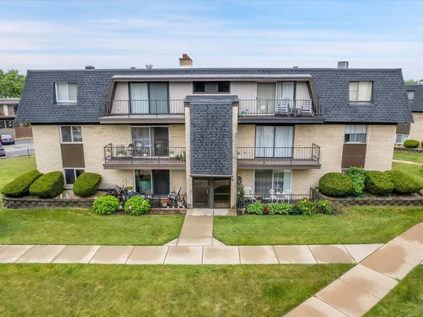 11125 S 84th Ave APT 1A, Palos Hills, IL 60465