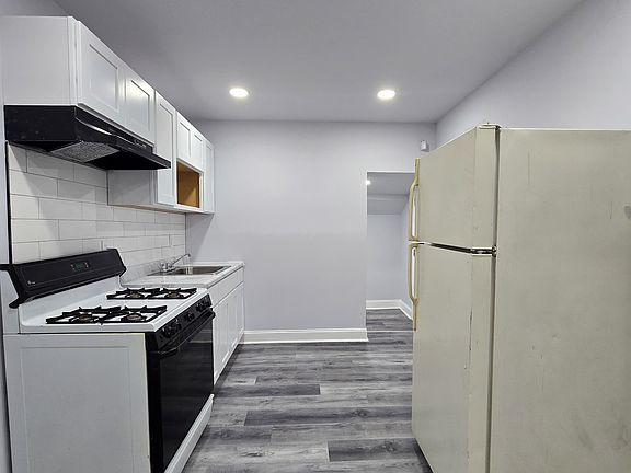 3rd image of 2445 N Garnet St