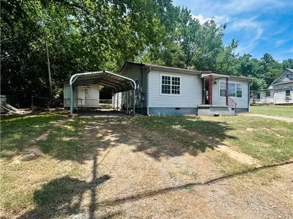 309 N Hill St, Poteau, OK 74953