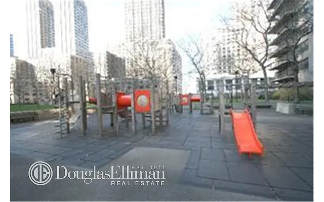 Sold by Douglas Elliman | media 22