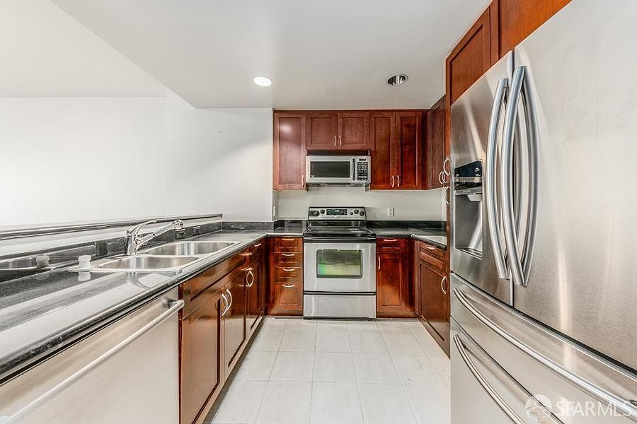 1st image of 260 King St Unit 1207