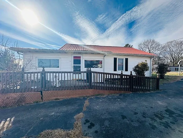 Building Photo - 3604 W Dixon Blvd