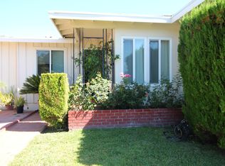 18555 Victory Blvd, Reseda, CA 91335