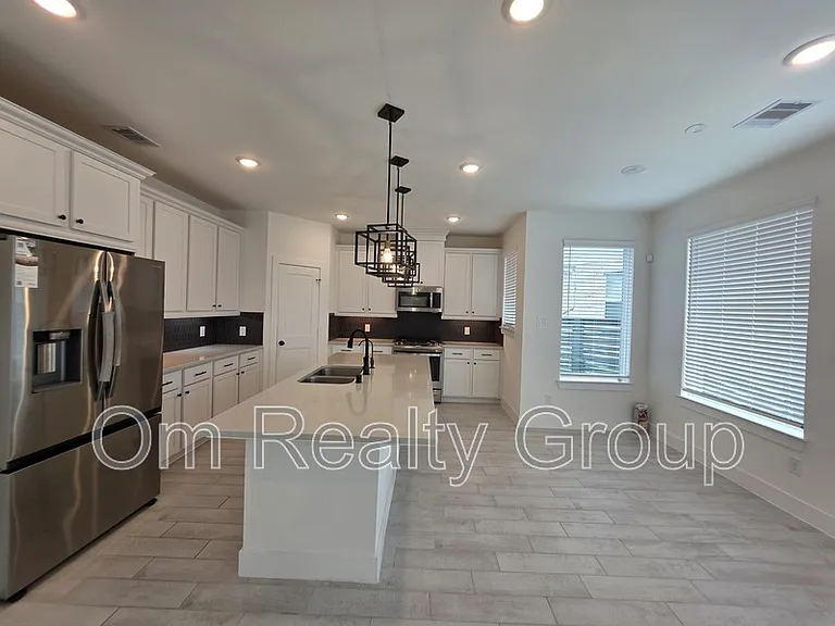 18710 Colorado River Ln — Photo 15