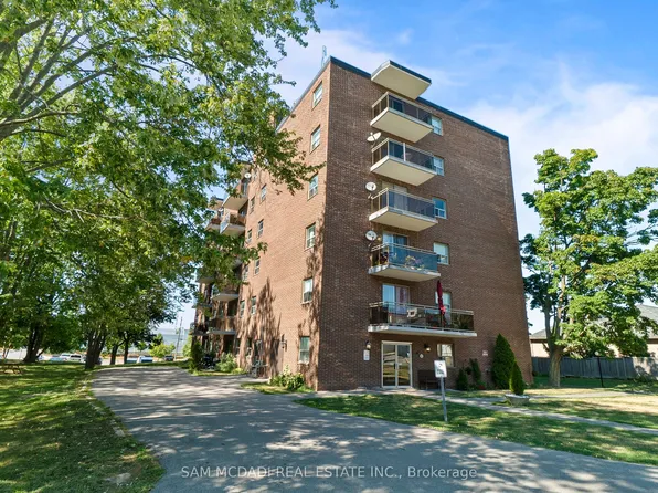 62 Spencer St E #401, Cobourg, ON K9A 1C2