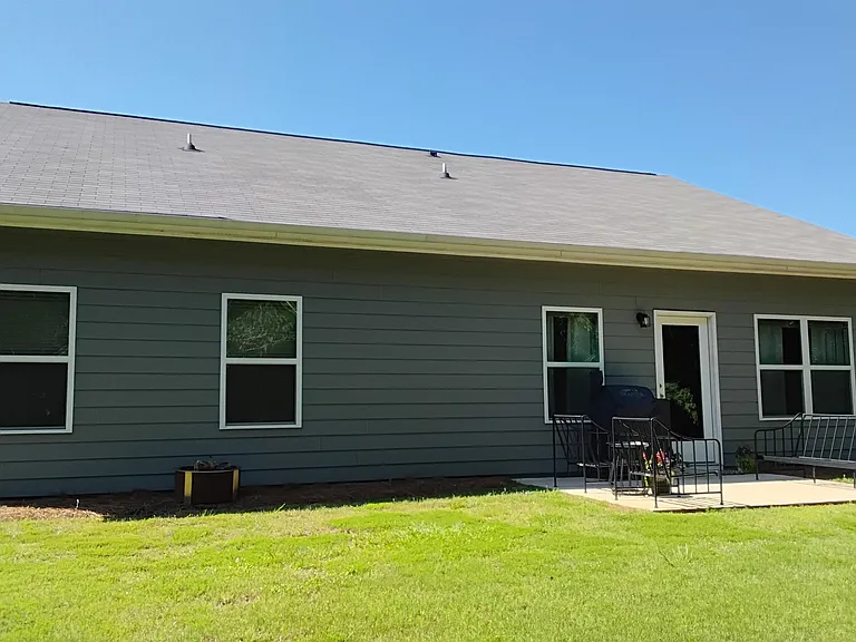 110 Kaitlyn Cir — Photo 2