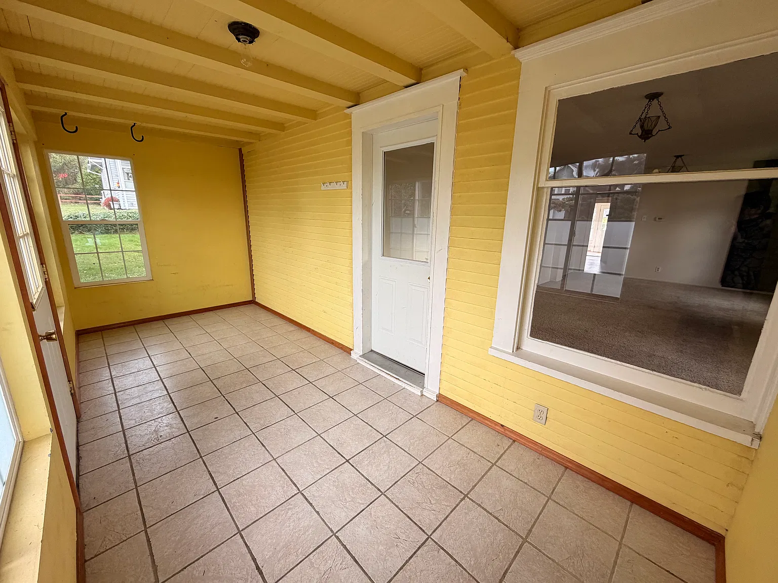 3 bed, 1378 sqft, $2,300 — Photo 3