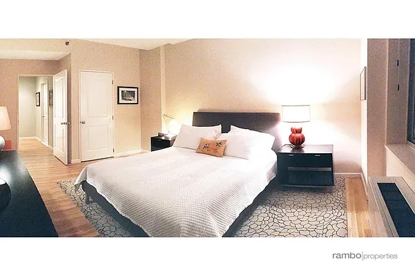 Sold by R New York | media 6