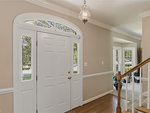 2nd image of 520 Barrett Rd