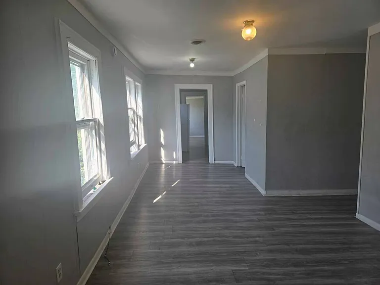 25 Stuyvesant St #2L — Photo 8
