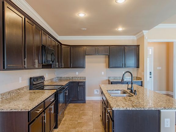 5th image of 42598 Wynstone Dr