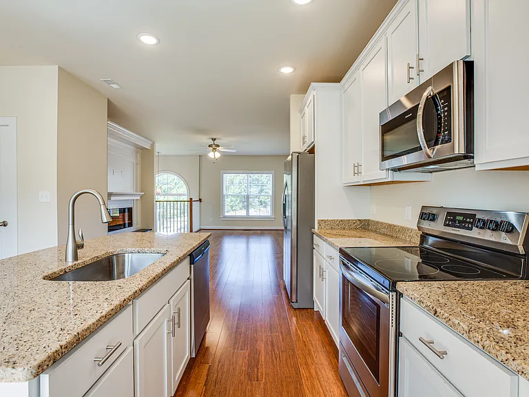83 Andrews Pl — Photo 6