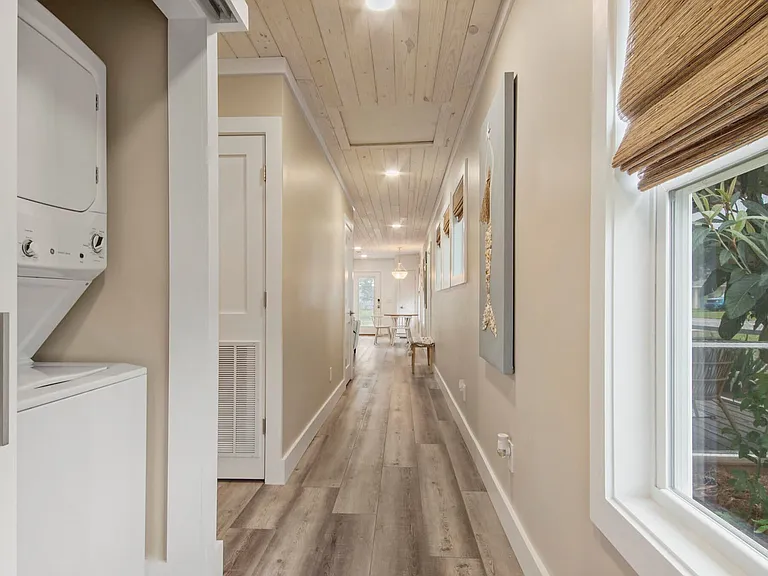 307 Dolphin Dr — Photo 26