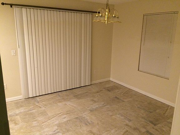 4th image of 1049 Brookfield Dr