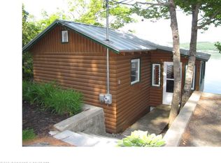 392 Memorial Dr, Winthrop, ME 04364