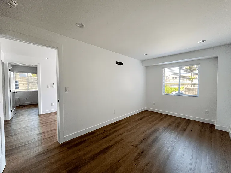 116 N Helberta Ave — Photo 4