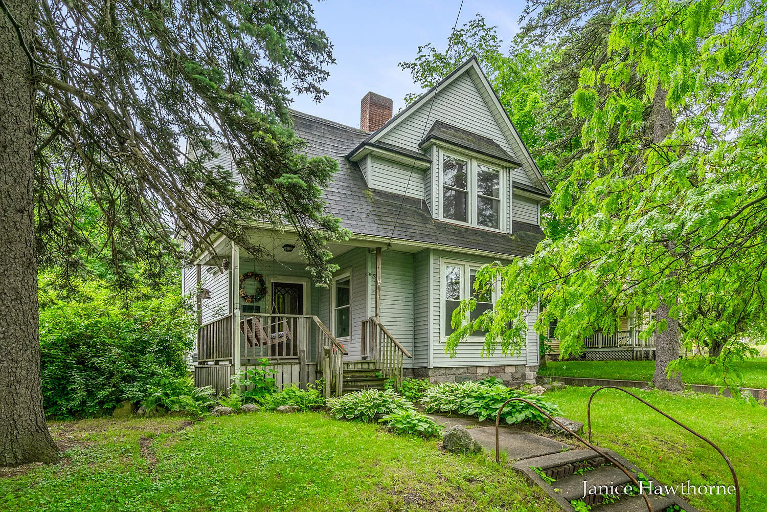 126 W Green St photo 1