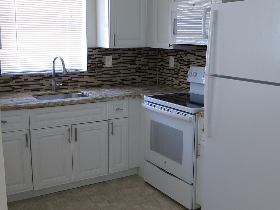 1st image of 8753 SW 146th St