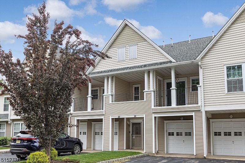 1st image of 31 Mayer Dr