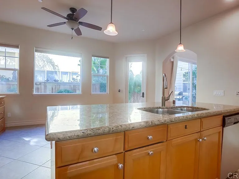 421 N Cedros Ave N — Photo 21