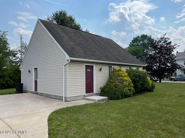 945 Buffalo Rd, Saint Matthews, PA 17837