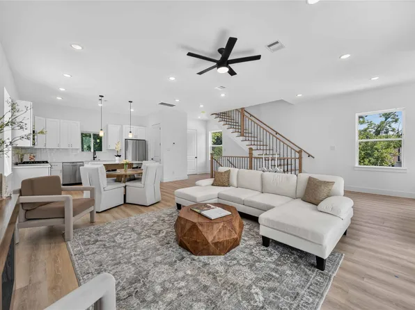 316 Walthall Dr #C, Houston, TX 77022