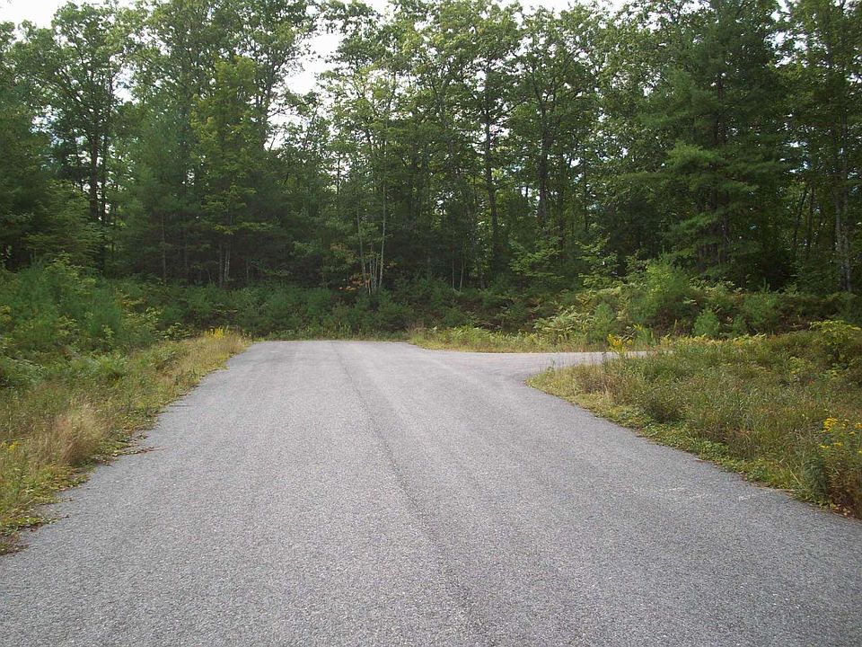 1st image of 7 Oak Woods Drive