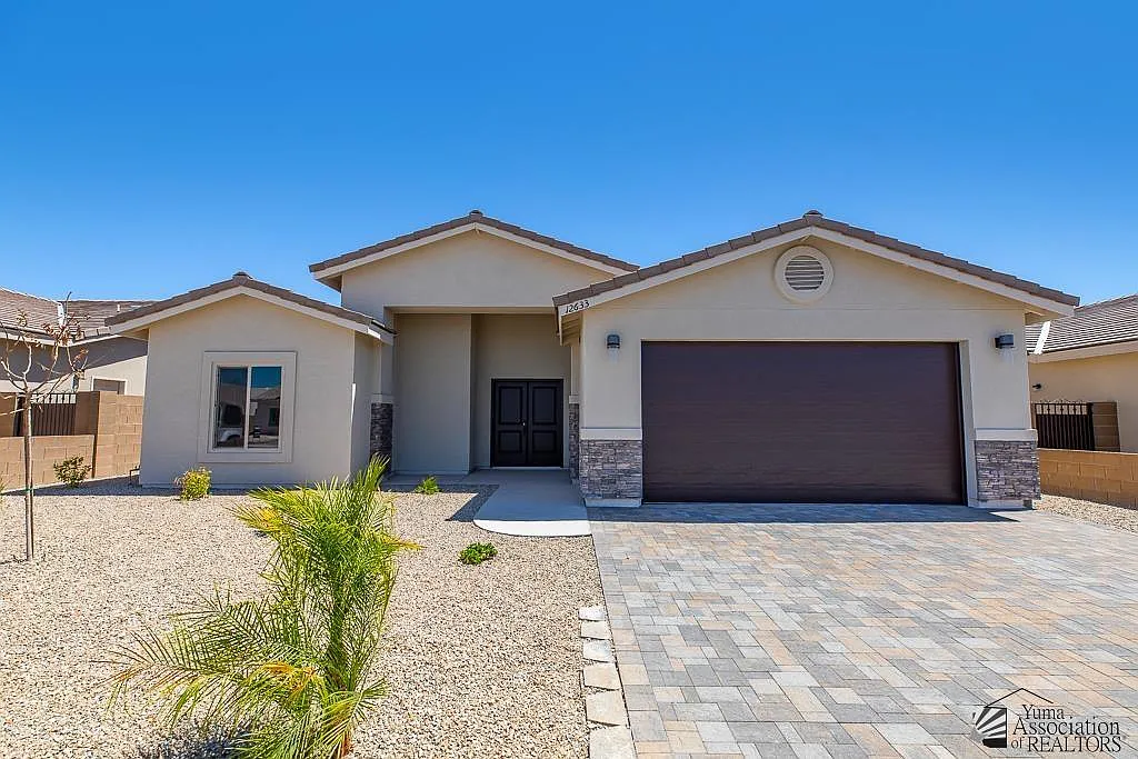 4 bed, 2.0 bath, 1620 sqft, $2,100 — Photo 1