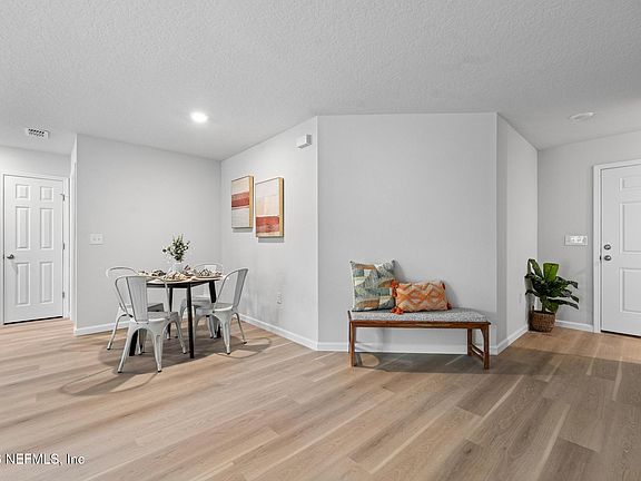 4th image of 926 KENMORE Street
