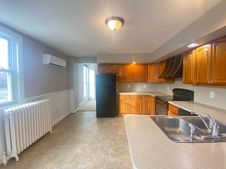 223 W Main St — Photo 7
