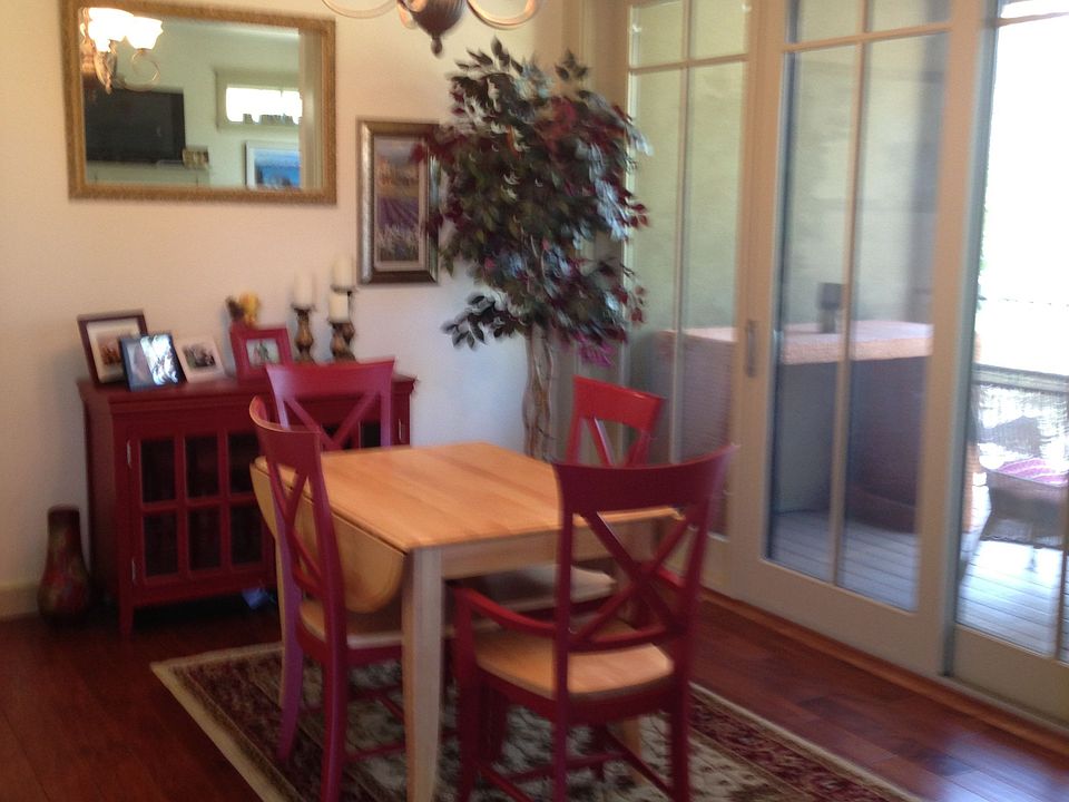 Formal Living or Dinin Room 