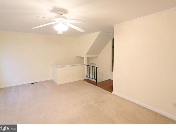 4th image of 1526 S Coventry Ln