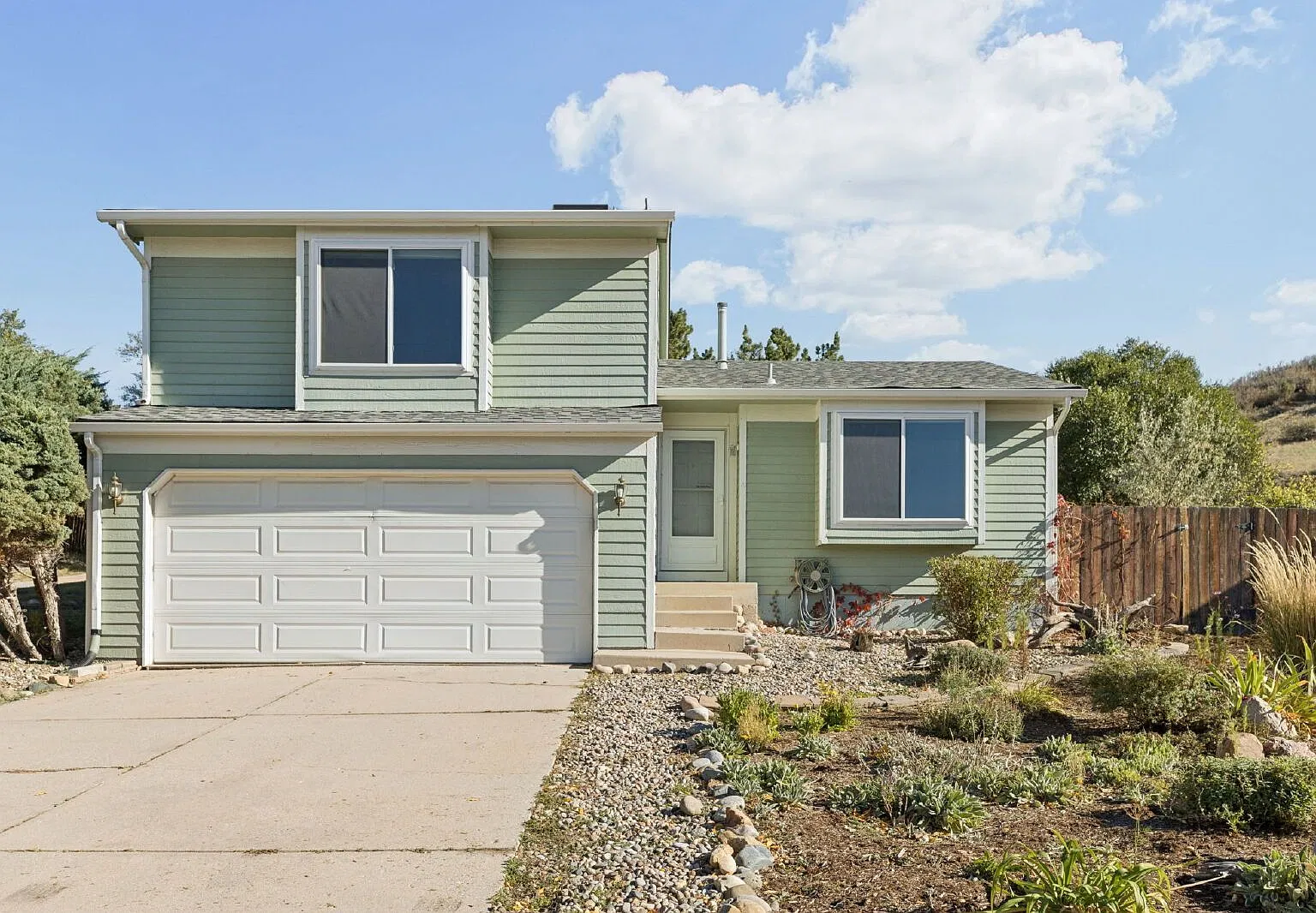 4 bed, 3.0 bath, 1782 sqft, $2,450 — Photo 2