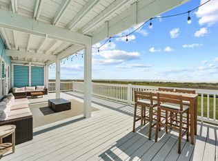 112 Ocean Shores Dr, Crystal Beach, TX 77650