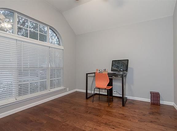 4th image of 2213 Aberdeen Ave