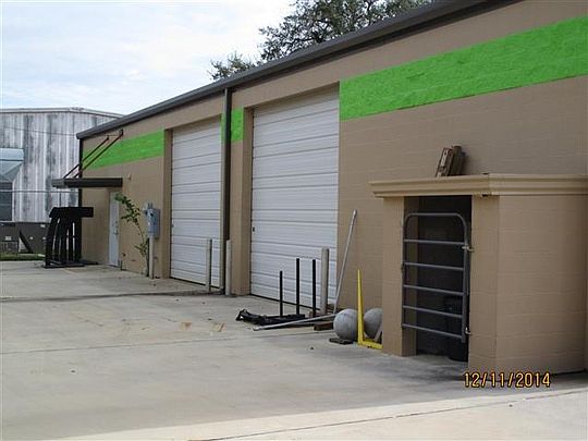3rd image of 500 W Plantation Dr