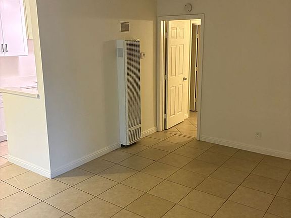 3rd image of 1010 S Malden Ave #3