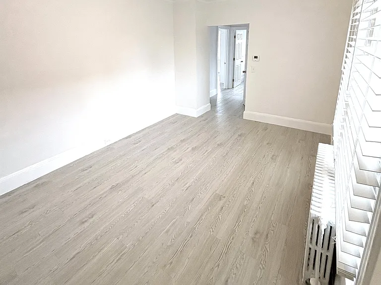 11 Russell Ave #2 — Photo 7