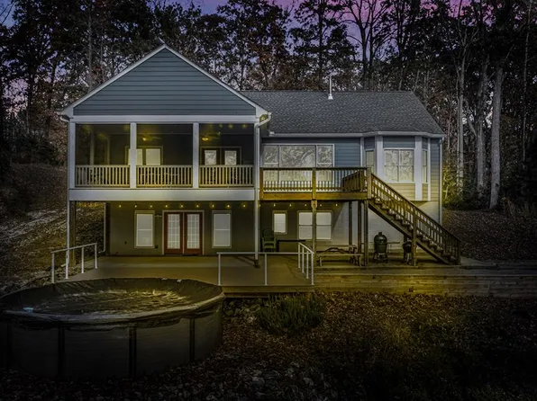 580 Icehouse Cove Ln, Heathsville, VA 22473