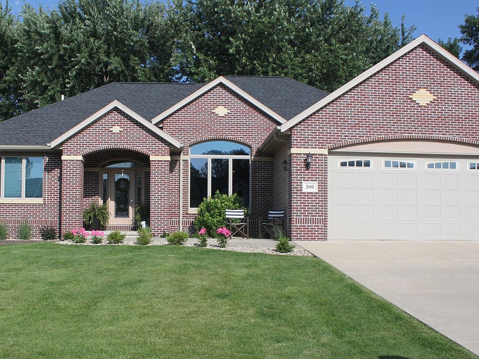 1st image of 240 Emerald Meadows Dr