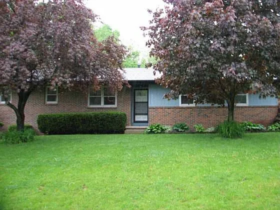 4904 W Chippewa Rd photo 1