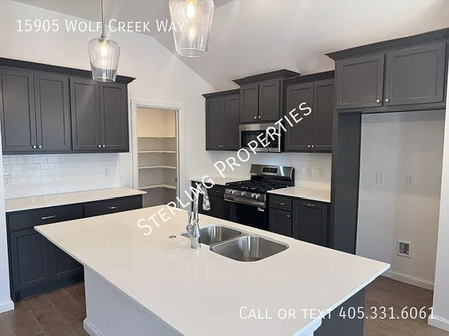 15905 Wolf Creek Dr — Photo 7