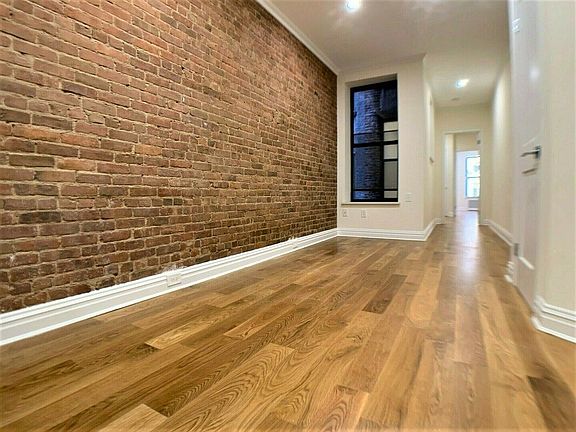 4th image of 149 E 81st St #E2