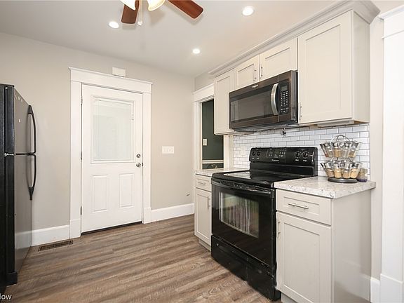 4th image of 905 S Union Ave