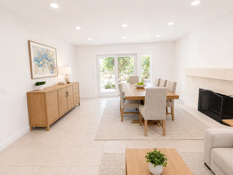 1118 Marina Cir — Photo 3