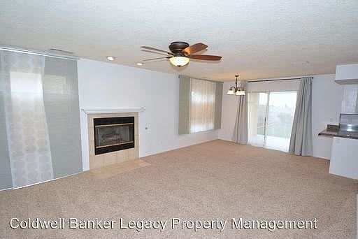 5th image of 7805 Storrie Pl NE