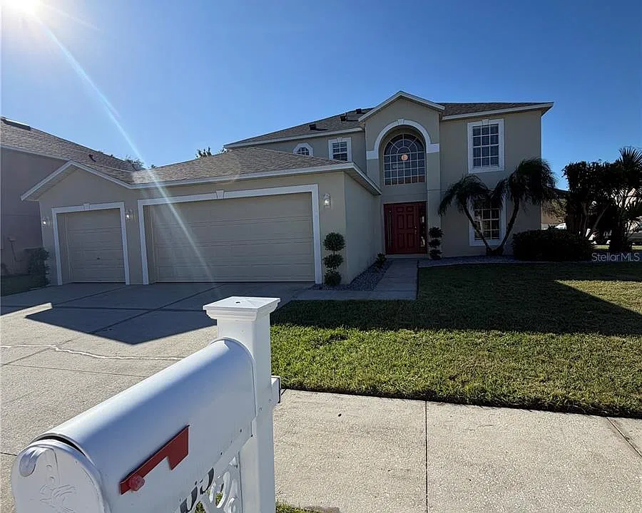 465 Fish Hawk Dr