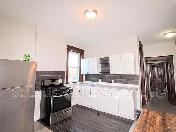 2nd image of 3441 Winnebago St #2F
