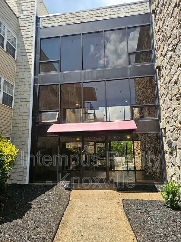2 bed, 2.0 bath, 1075 sqft, $1,400 — Photo 4